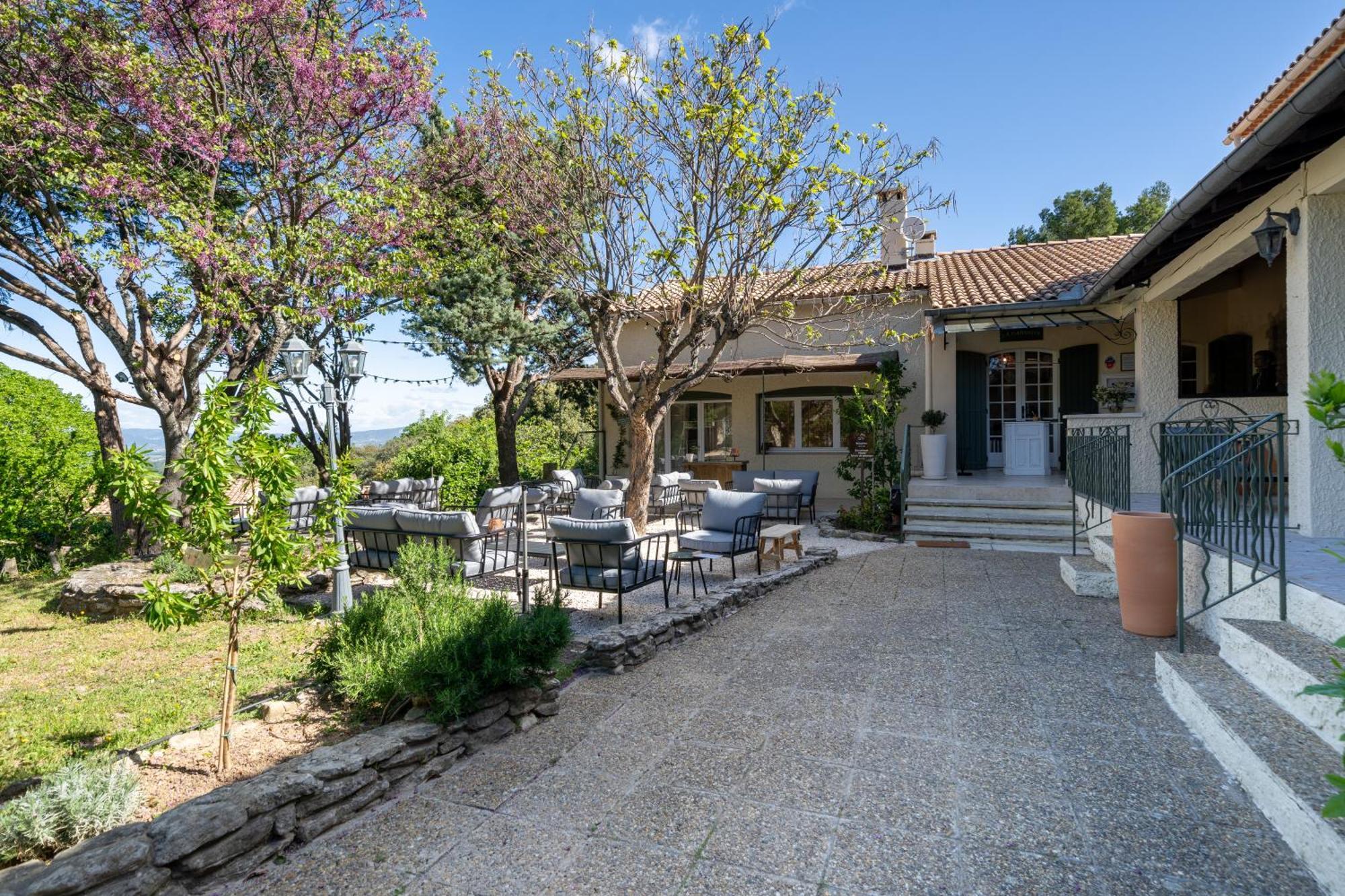 Hotel La Garrigue & Bar Piscine Venasque Exterior photo