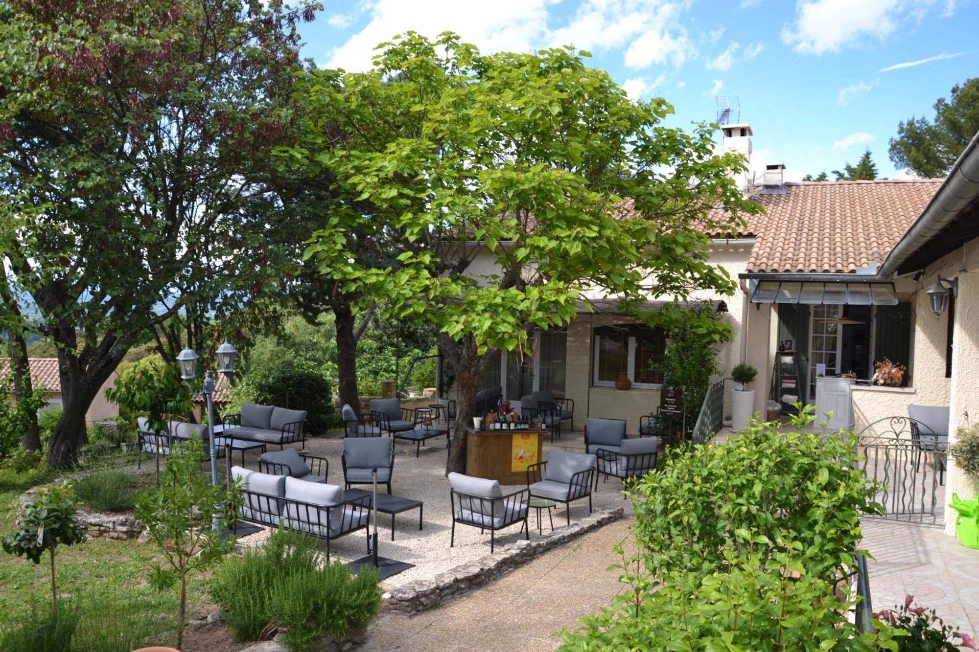 Hotel La Garrigue & Bar Piscine Venasque Exterior photo